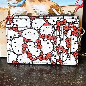 Hello kitty coin/cardholder